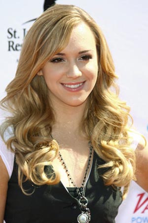 Loosely Curled Hairdo