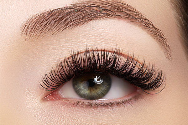 Mascara-primer-for-voluminous-lashes