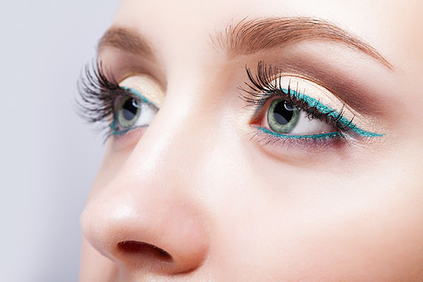 bubble eyeliner look for crazy makeup