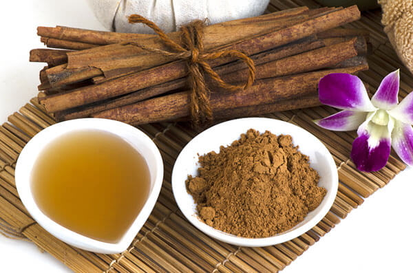 Honey And Cinnamon Face Mask Restores Skin Moisture
